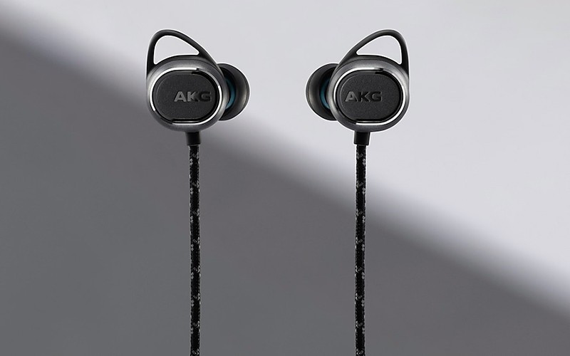 AKG N200 фото