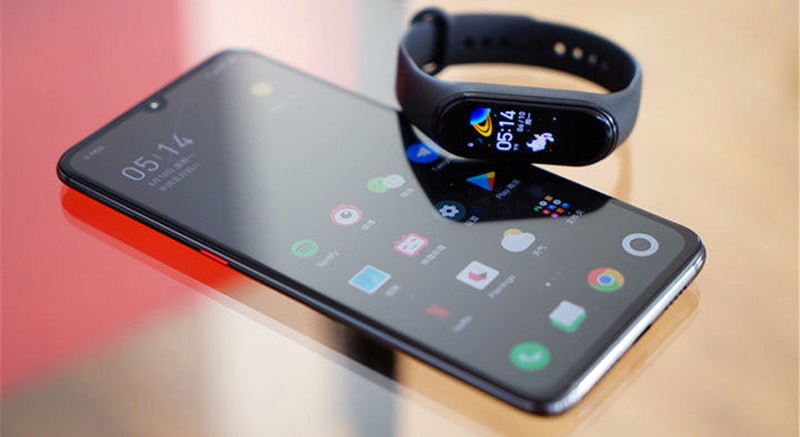 Xiaomi Hey Band со смартфоном