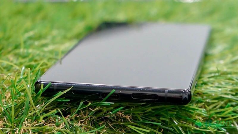Разъем Xperia 1