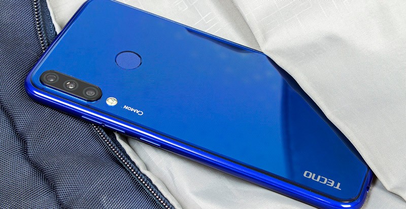 Tecno Camon 11 сзади