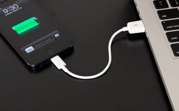 iPhone заряжается от ноутбука