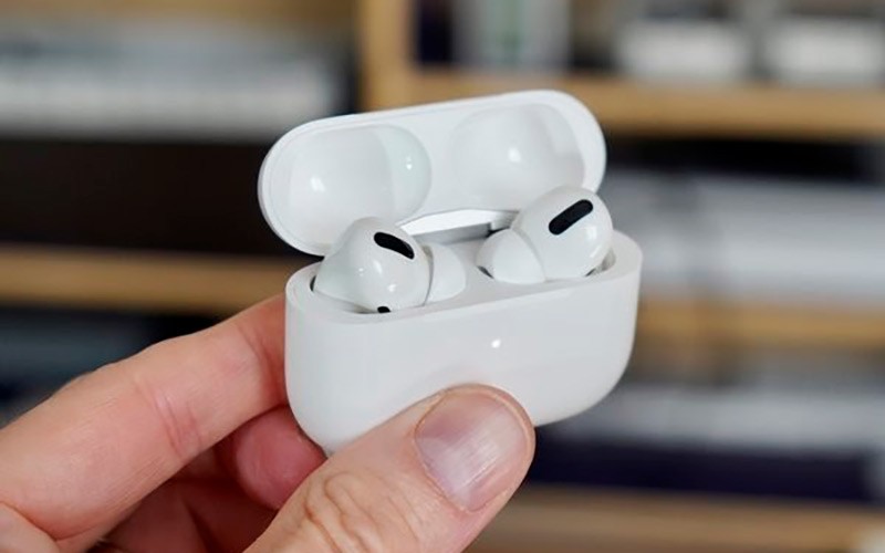 Apple AirPods Pro фото