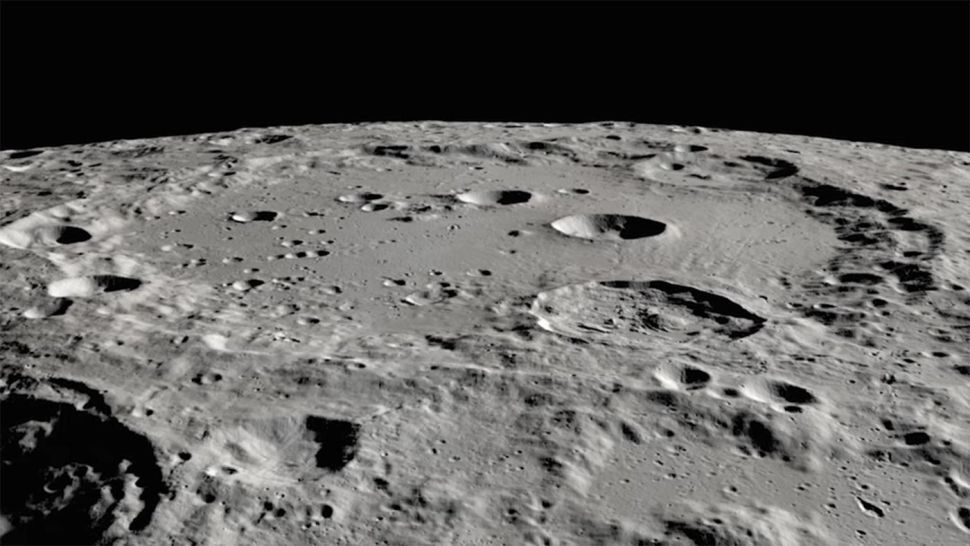 Ученые из НАСА обнаружили воду на Луне. Как это повлияет на будущие экспедиции?